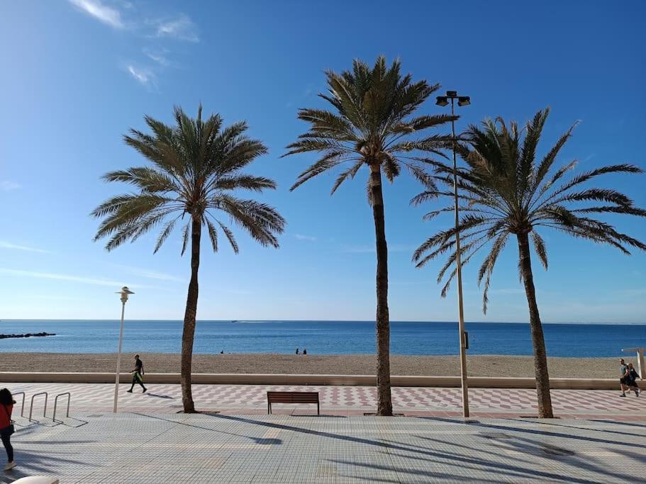 アルメリアEstupendo Piso Renovado A 30 Metros De La Playaアパートメント エクステリア 写真